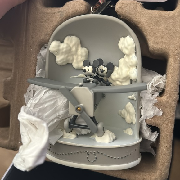 NWT Disney Mickey and Minnie Mouse Sketchbook Ornament - Picture 2 of 2